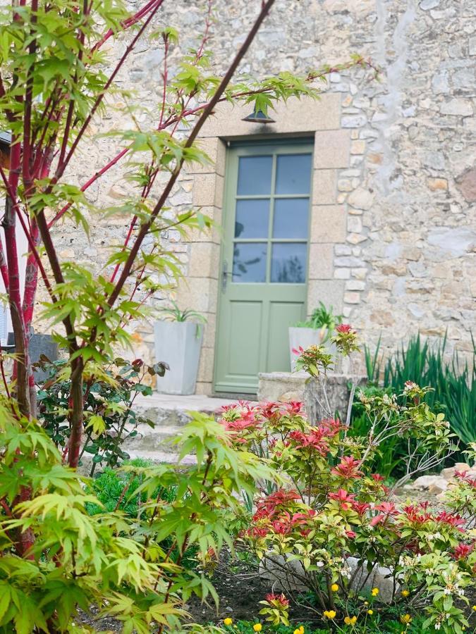 Cote Jardin Bed & Breakfast Sainte-Suzanne  Exterior photo