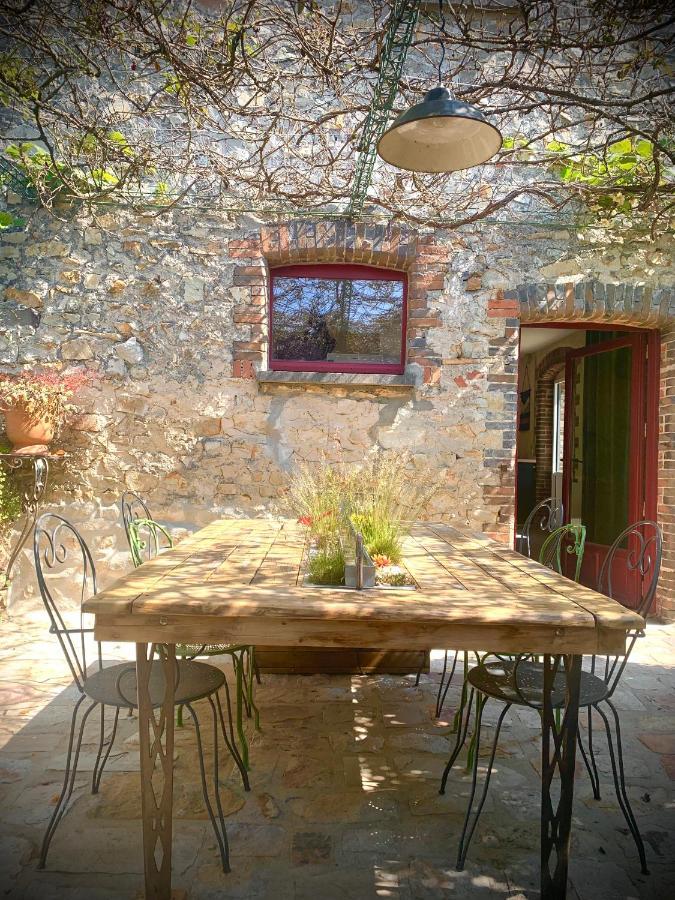 Cote Jardin Bed & Breakfast Sainte-Suzanne  Exterior photo
